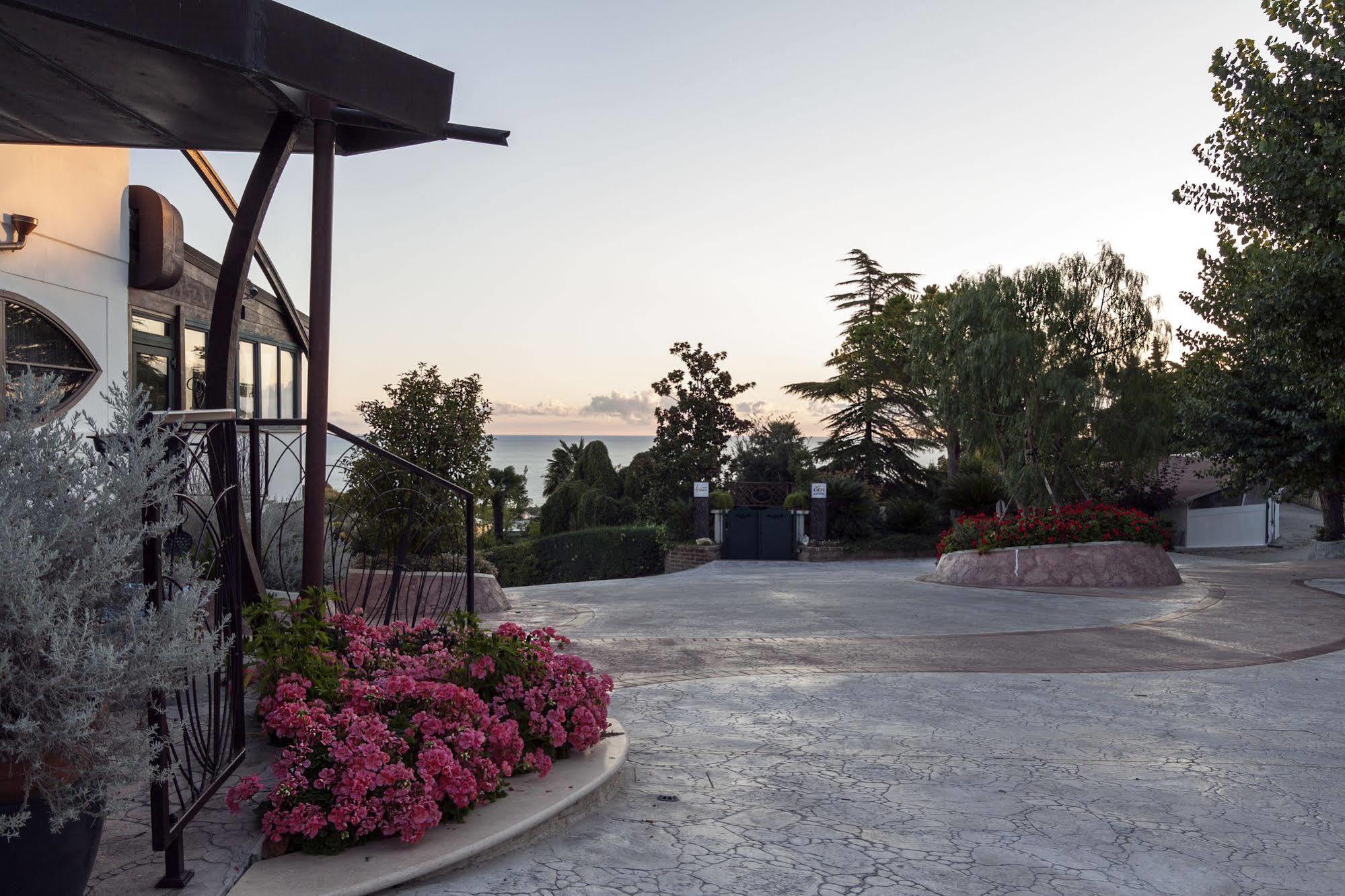 Casa Ferretti Di Ferretti Village Silvi Marina Exterior photo